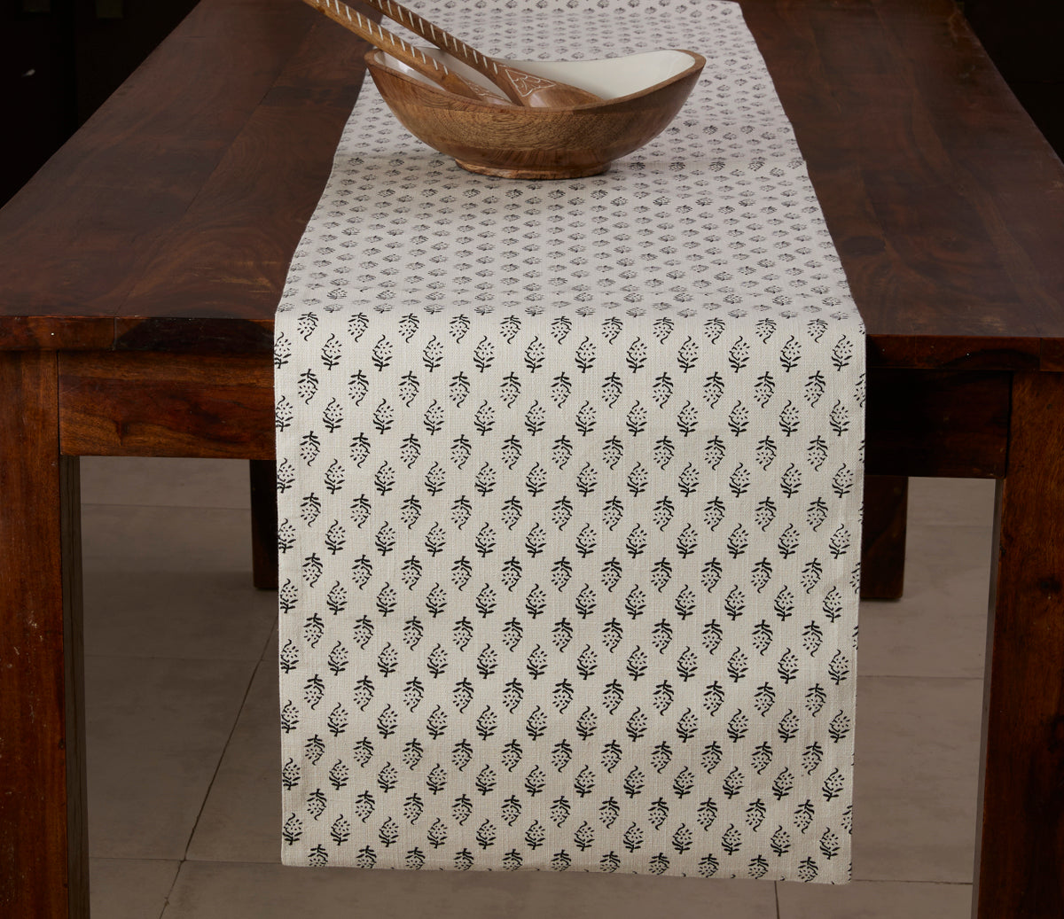 Printed Paisley - Runner - 100% Cotton - Ivory / Black